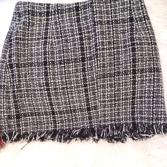 Shein plaid skirt like new ❤️ - Picture 3 of 4